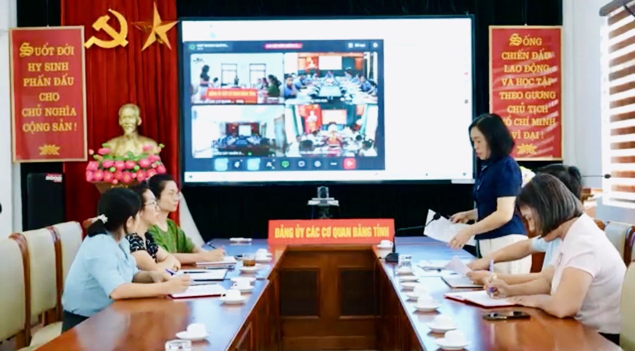 Đảng ủy các cơ quan Đảng tỉnh Tuyên Quang dự giám sát sinh hoạt chi bộ trực tuyến
