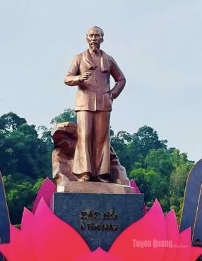 Nhớ lời Bác dặn: “Trước hết nói về Đảng…”