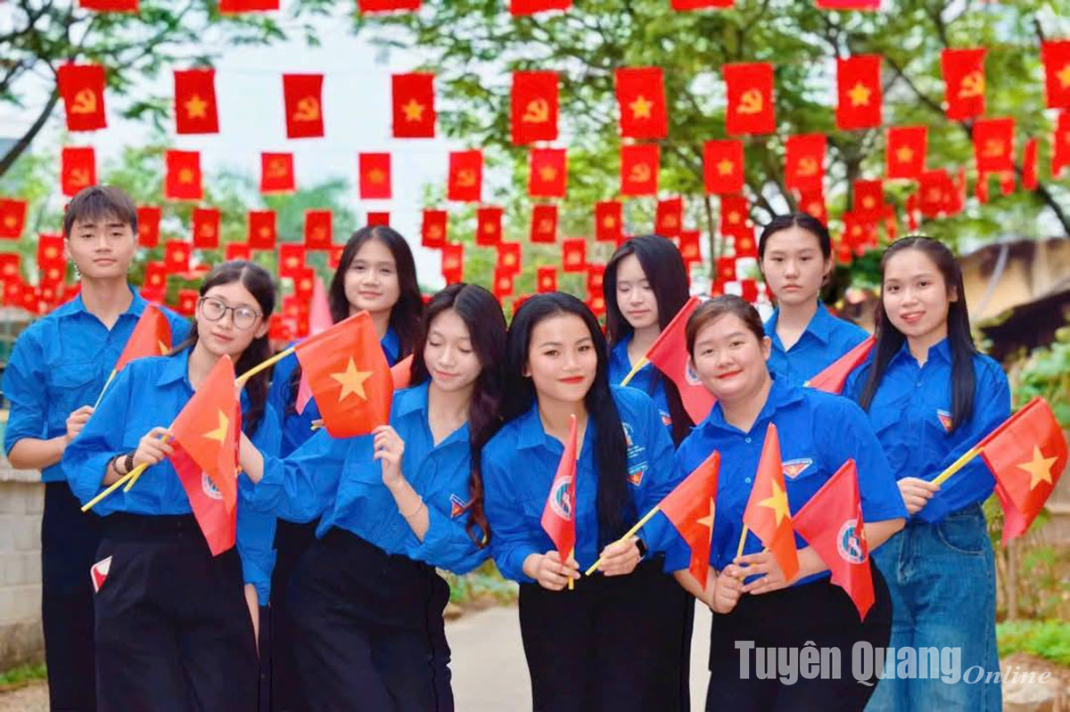 Tuổi trẻ Tuyên Quang hòa với niềm vui chung của cả nước hướng về ngày hội lớn